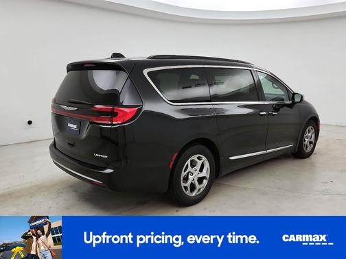 Black 2023 Chrysler Pacifica Limited