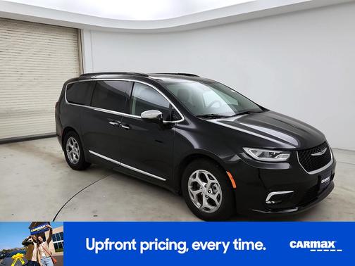 Black 2023 Chrysler Pacifica Limited