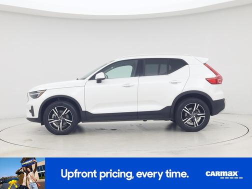 2025 Volvo XC40 B5 Core Bright Theme