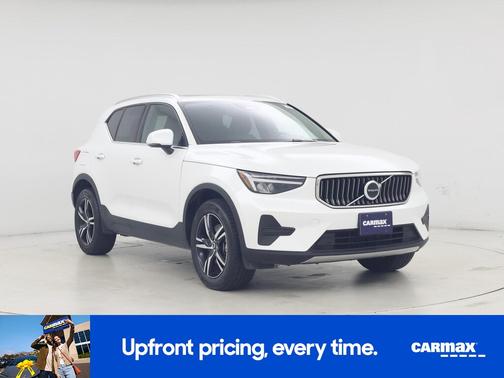 2025 Volvo XC40 B5 Core Bright Theme