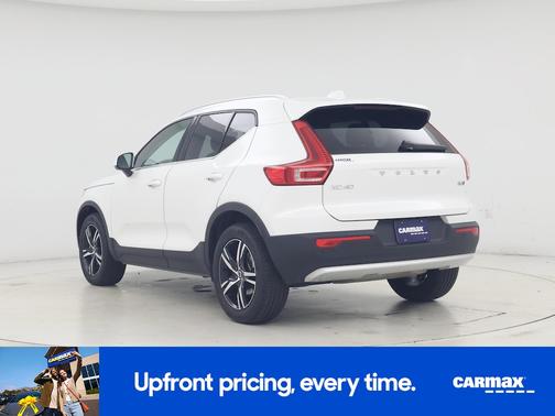 2025 Volvo XC40 B5 Core Bright Theme
