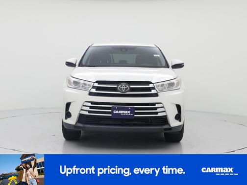 White 2018 Toyota Highlander LE