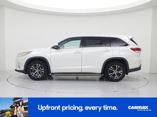 White 2018 Toyota Highlander LE