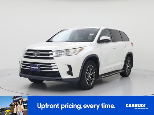 White 2018 Toyota Highlander LE