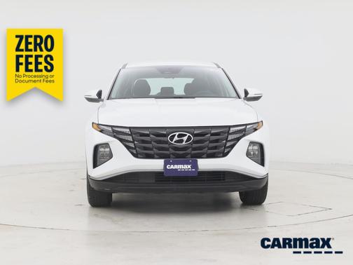 White 2022 Hyundai TUCSON SE