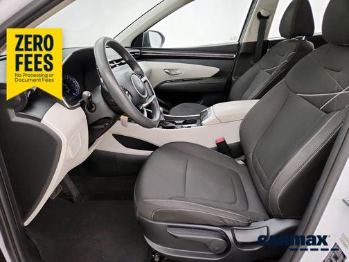 White 2022 Hyundai TUCSON SE