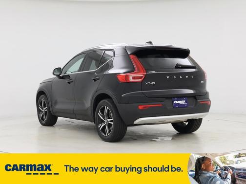 2025 Volvo XC40 B5 Core Bright Theme