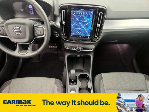 2025 Volvo XC40 B5 Core Bright Theme