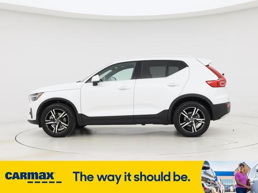 2025 Volvo XC40 B5 Core Bright Theme