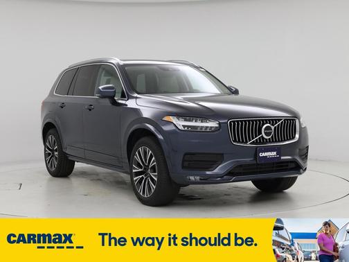 2022 Volvo XC90 T5 Momentum