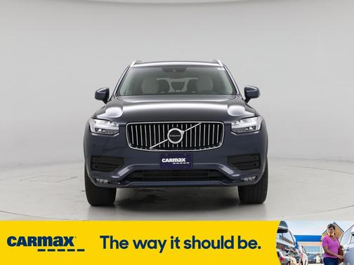 2022 Volvo XC90 T5 Momentum