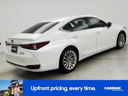 White 2019 Lexus ES 300h Ultra Luxury