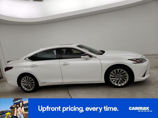 White 2019 Lexus ES 300h Ultra Luxury