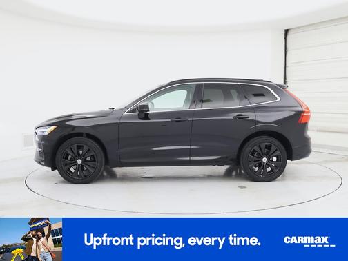 Black 2022 Volvo XC60 B5 Momentum