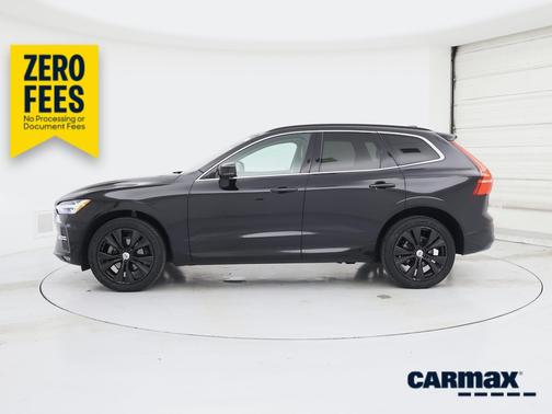 Black 2022 Volvo XC60 B5 Momentum