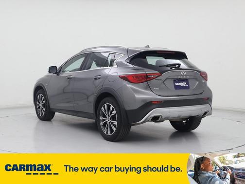2017 INFINITI QX30 Premium