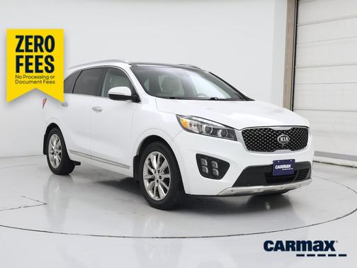 White 2017 Kia Sorento Limited