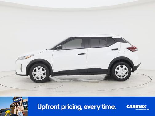 White 2024 Nissan Kicks S
