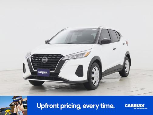 White 2024 Nissan Kicks S