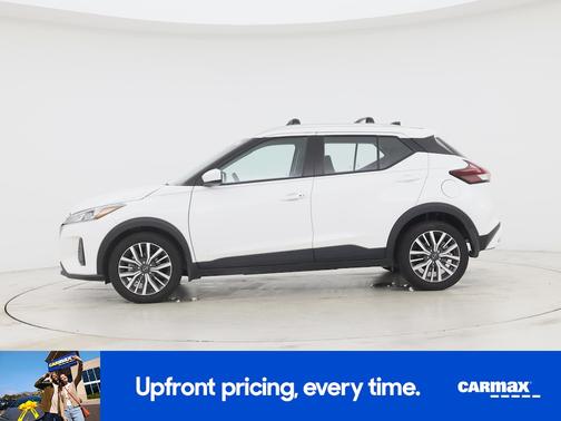 White 2024 Nissan Kicks SV