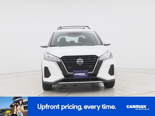 White 2024 Nissan Kicks SV