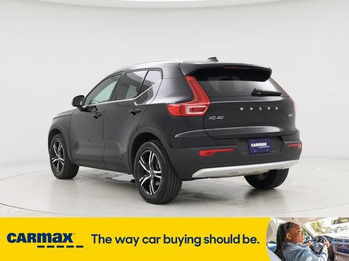 2025 Volvo XC40 B5 Core Bright Theme