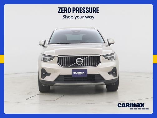 Tan 2023 Volvo XC40 B5 Plus Bright Theme