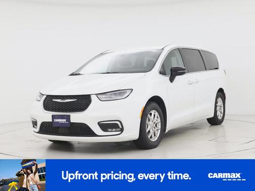 White 2024 Chrysler Pacifica Touring L