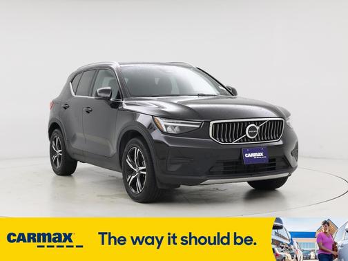 2025 Volvo XC40 B5 Core Bright Theme