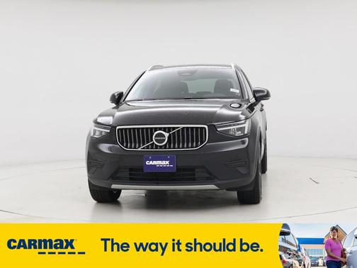 2025 Volvo XC40 B5 Core Bright Theme