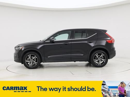 2025 Volvo XC40 B5 Core Bright Theme