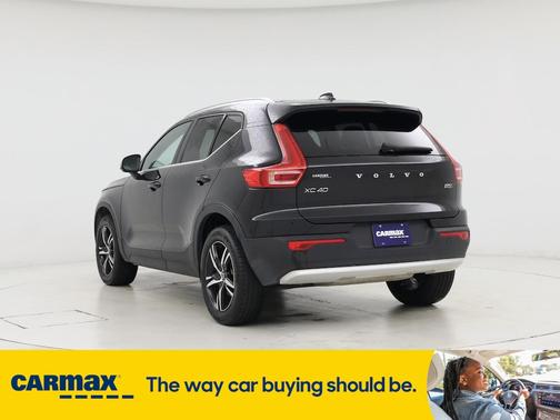 2025 Volvo XC40 B5 Core Bright Theme