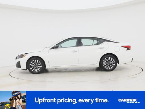 White 2025 Nissan Altima SV