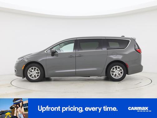 Gray 2023 Chrysler Pacifica Touring L
