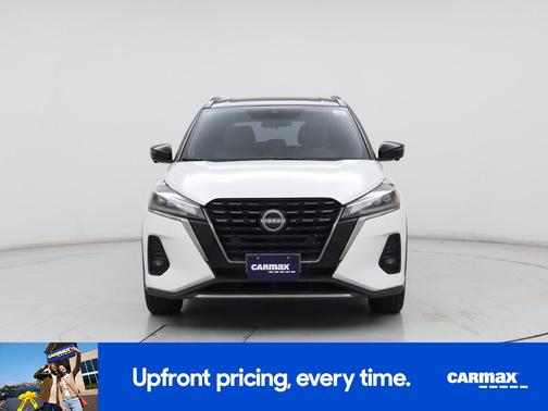 2022 Nissan Kicks SR