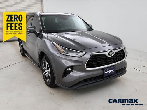 Gray 2021 Toyota Highlander XLE