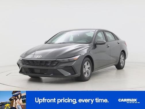 Gray 2024 Hyundai ELANTRA SE