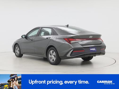 Gray 2024 Hyundai ELANTRA SE