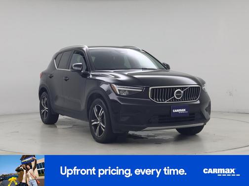 2025 Volvo XC40 B5 Core Bright Theme