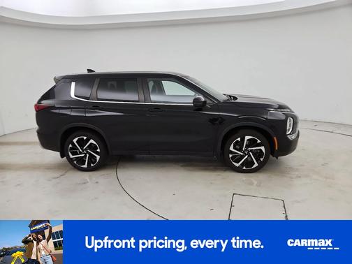 Black 2022 Mitsubishi Outlander SE