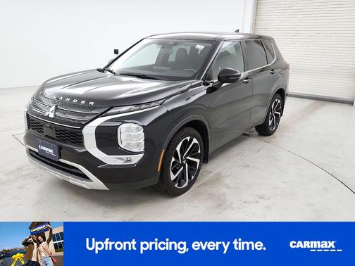 Black 2022 Mitsubishi Outlander SE