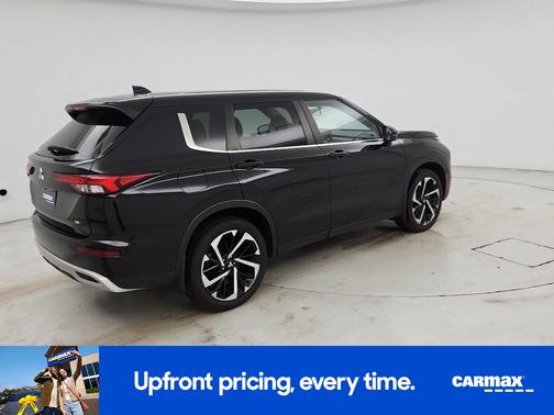 Black 2022 Mitsubishi Outlander SE