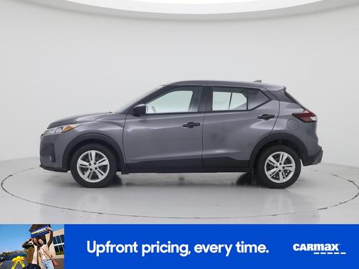 Gray 2023 Nissan Kicks S