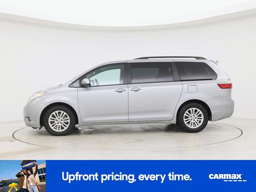 Silver 2017 Toyota Sienna XLE
