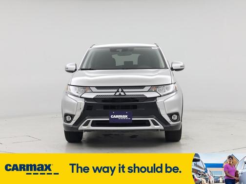 2020 Mitsubishi Outlander SE