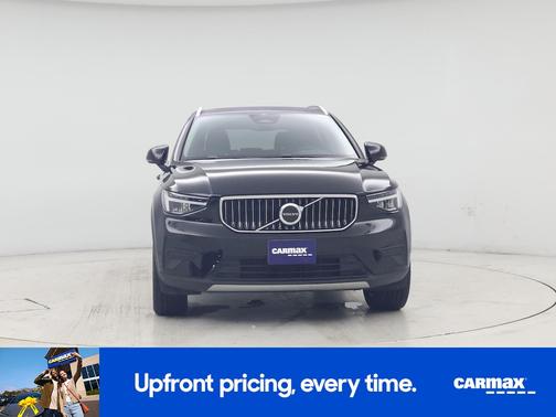 2025 Volvo XC40 B5 Core Bright Theme