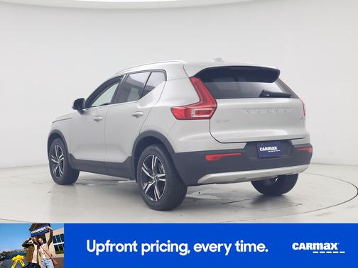 2025 Volvo XC40 B5 Core Bright Theme