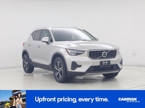 2025 Volvo XC40 B5 Core Bright Theme