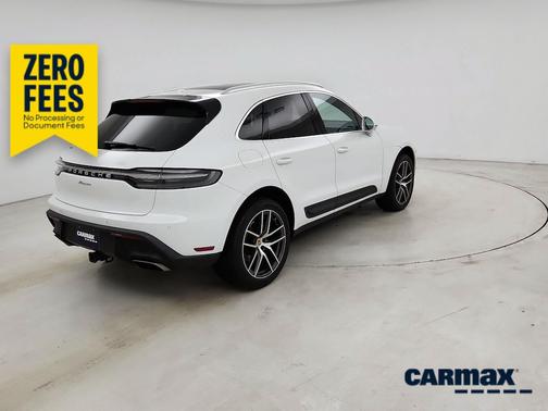 White 2022 Porsche Macan