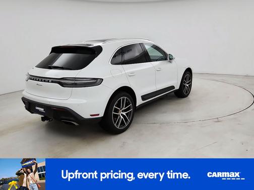 White 2022 Porsche Macan